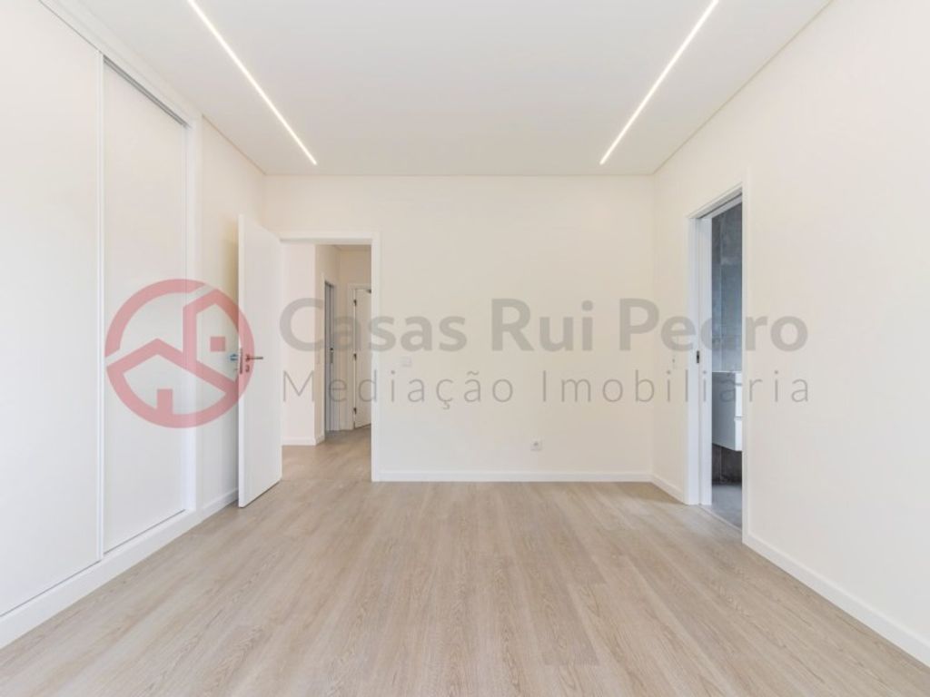 Luxury House for sale in Seixal, 435 000 €, Photo 5