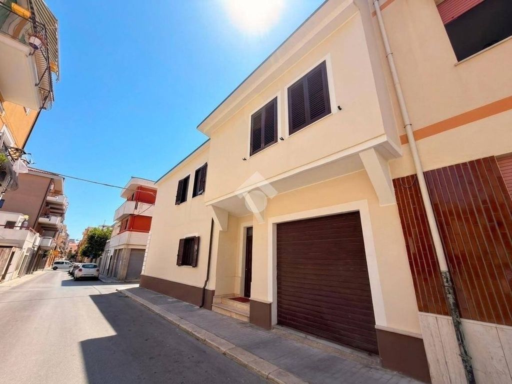 Luxury House for sale in Termoli, 650 000 €, Photo 1