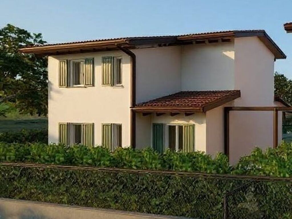Luxury House for sale in Scandiano, 425 000 €, Photo 1