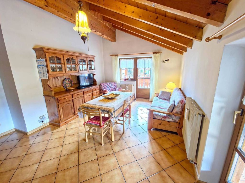 Luxury Apartment for sale in Canazei, 650 000 €, Photo 1