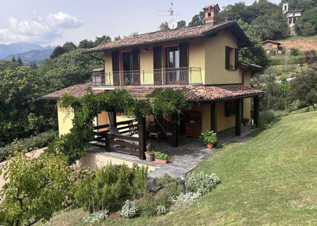 Luxury House for sale in Cene, 690 000 €, Photo 1