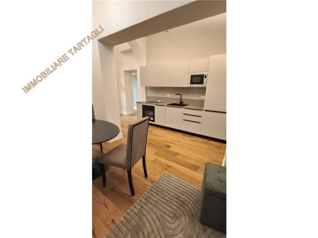 Luxury Apartment for sale in Florence, 450 000 €, Photo 1