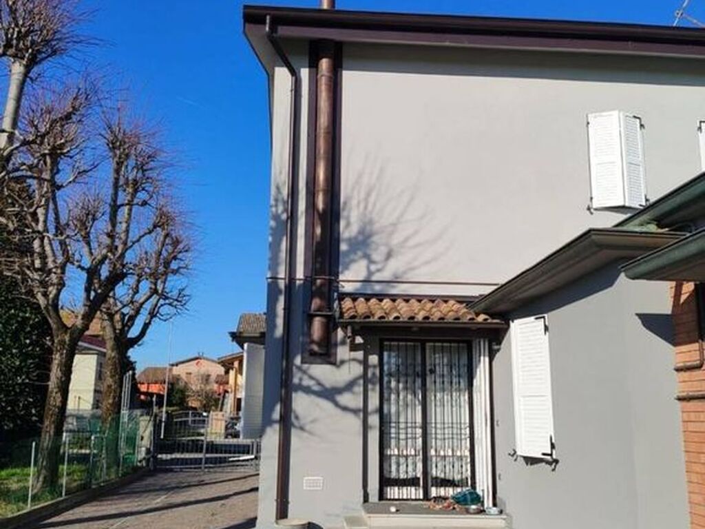 Luxury House for sale in Scandiano, 810 000 €, Photo 1