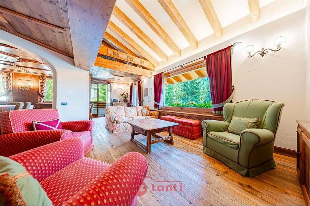 Luxury Apartment for sale in Madesimo, 875 000 €, Photo 1
