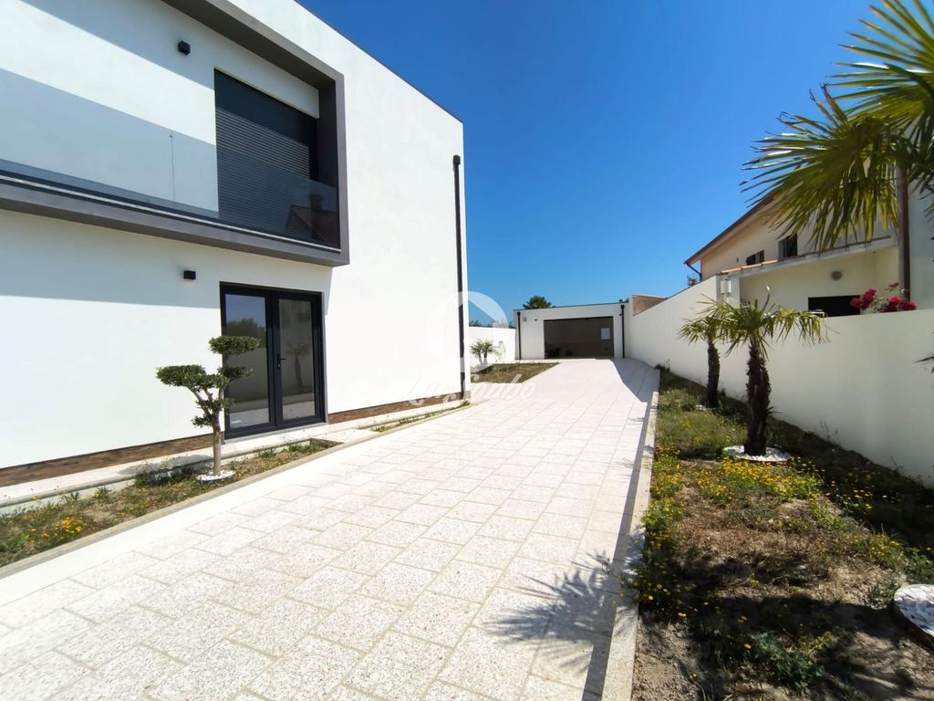 Maison de luxe à vendre à Póvoa de Varzim, 575 000 €, Photo 2