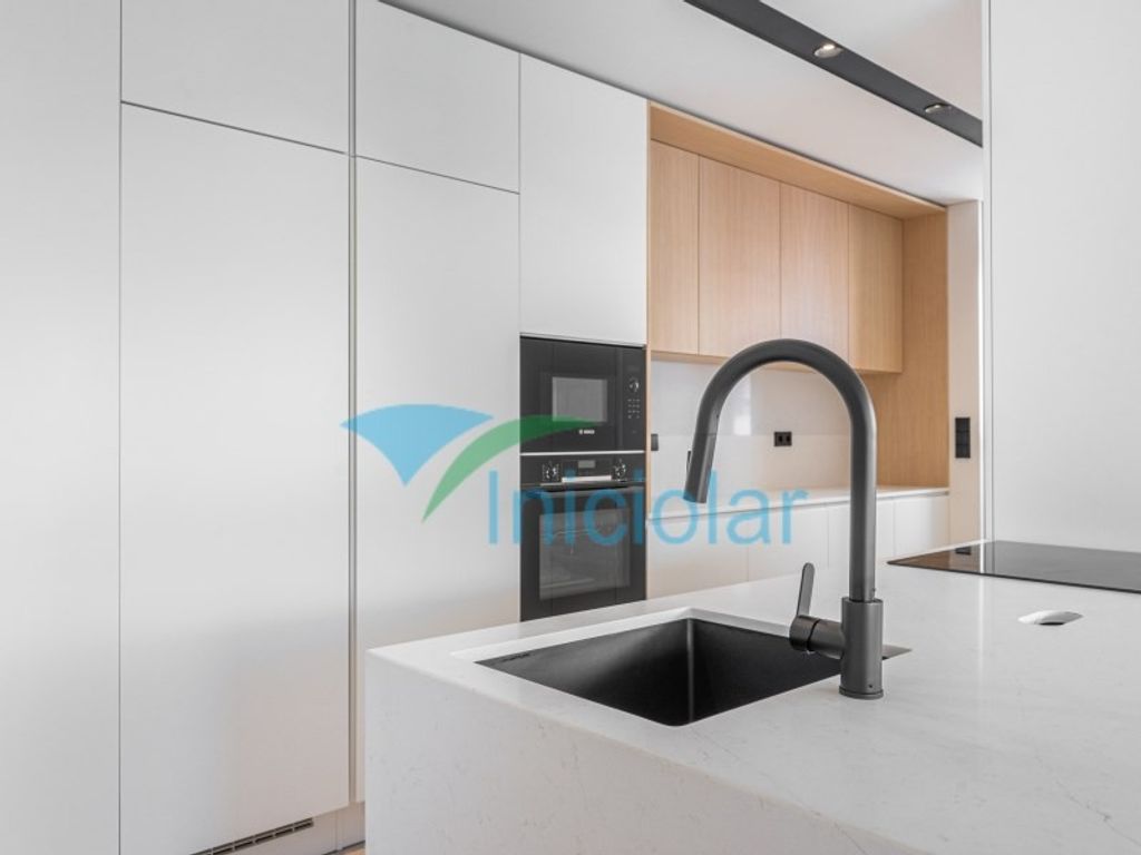 Luxury Apartment for sale in Gondomar, 558 000 €, Photo 2