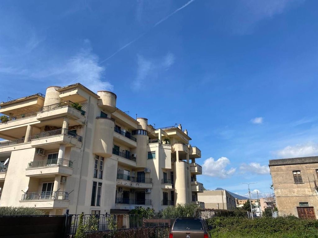 Luxury Apartment for sale in Pompei, 900 000 €, Photo 1