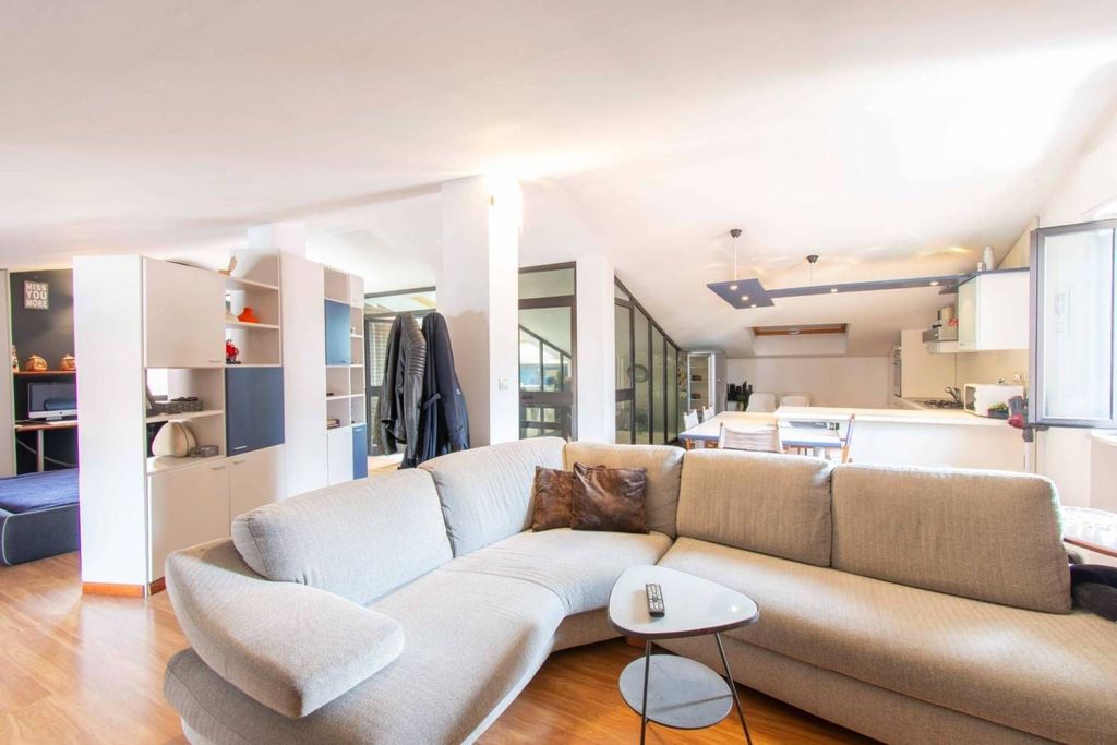 Luxury House for sale in Grugliasco, 800 000 €, Photo 1