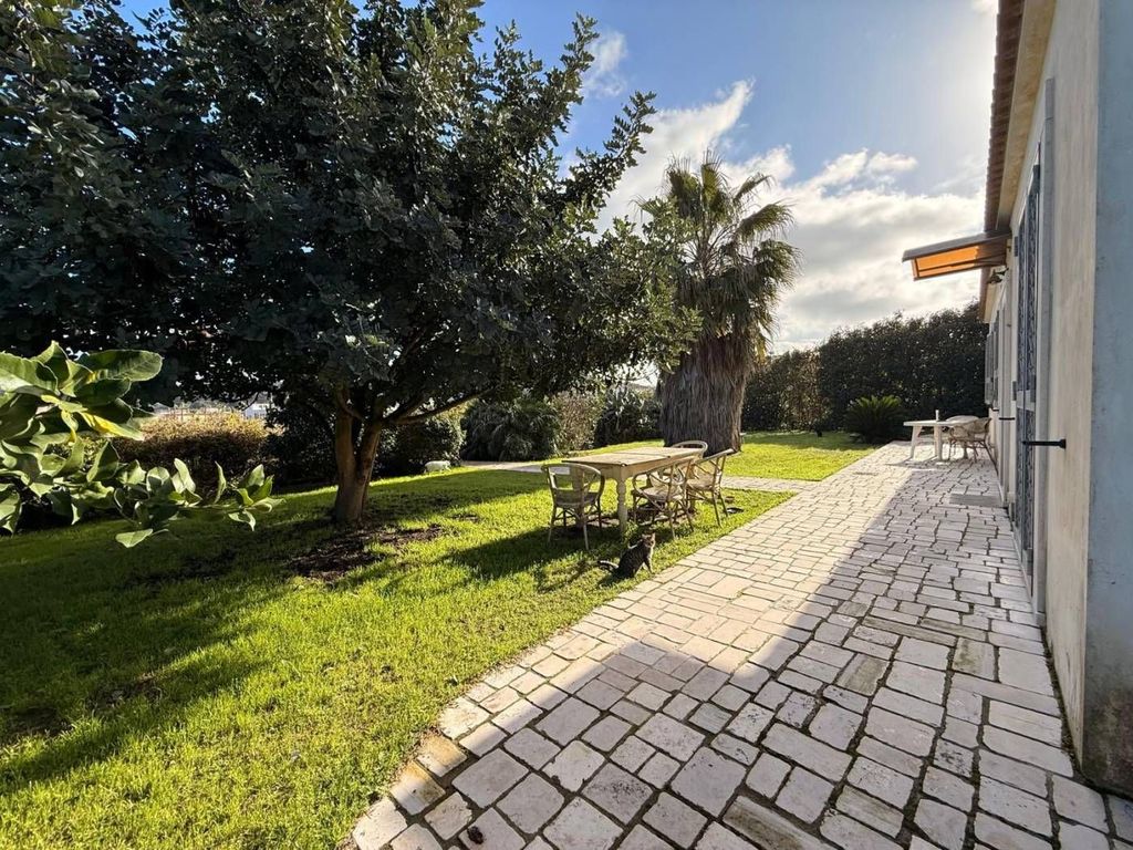Maison de luxe à vendre à Monte Di Procida, 625 000 €, Photo 2