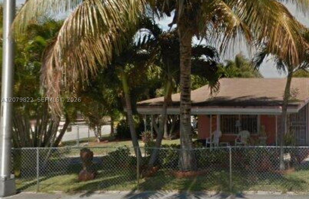 Maison de luxe à vendre à Hialeah, 515 682 €, Photo 1