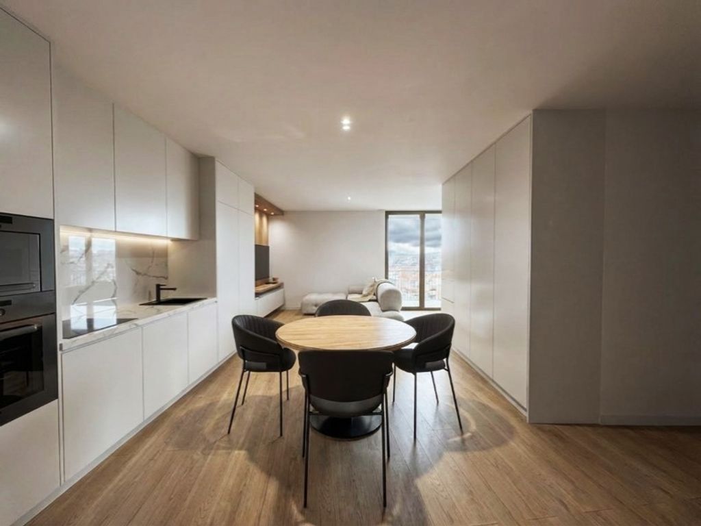 Luxury Apartment for sale in Santa Maria Da Feira, 549 000 €, Photo 5