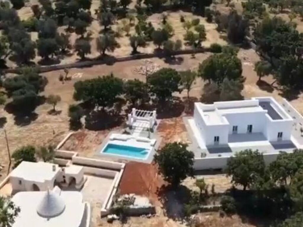 Luxury Apartment for sale in Ostuni, 1 600 000 €, Photo 1