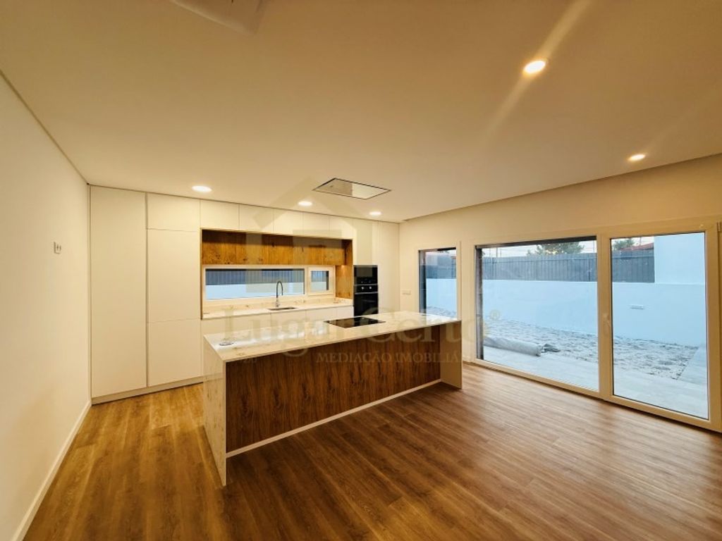 Luxury House for sale in Seixal, 460 000 €, Photo 2