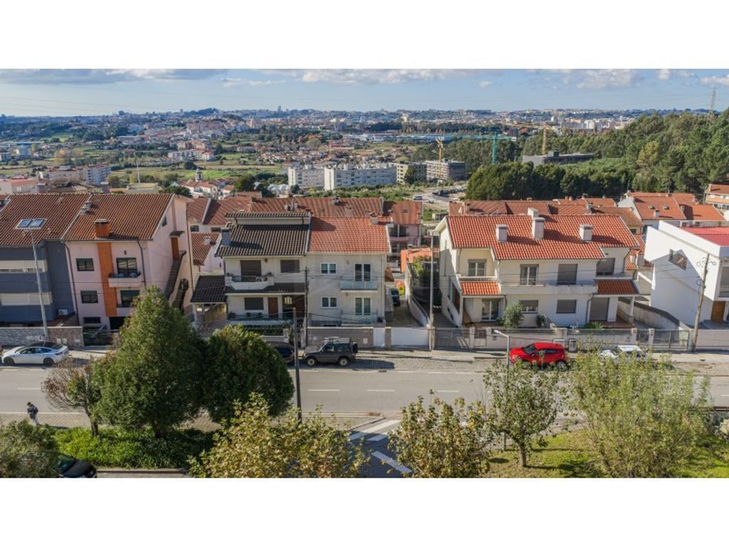 Luxury House for sale in Gondomar, 525 000 €, Photo 2