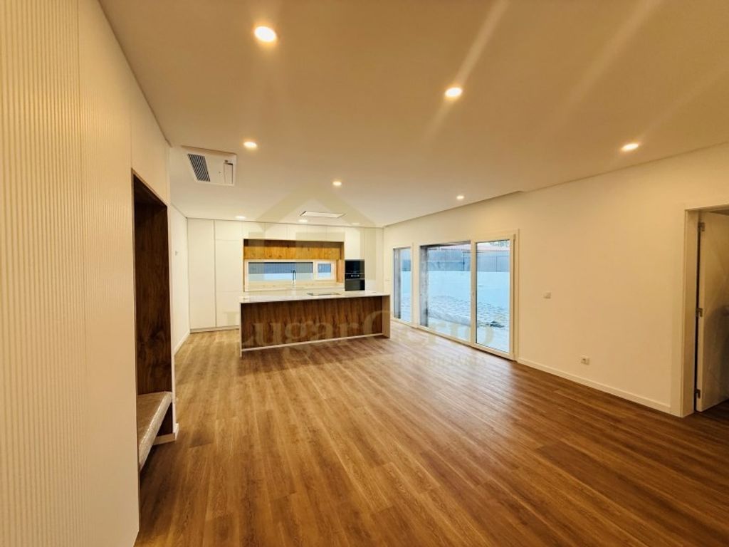 Luxury House for sale in Seixal, 460 000 €, Photo 3