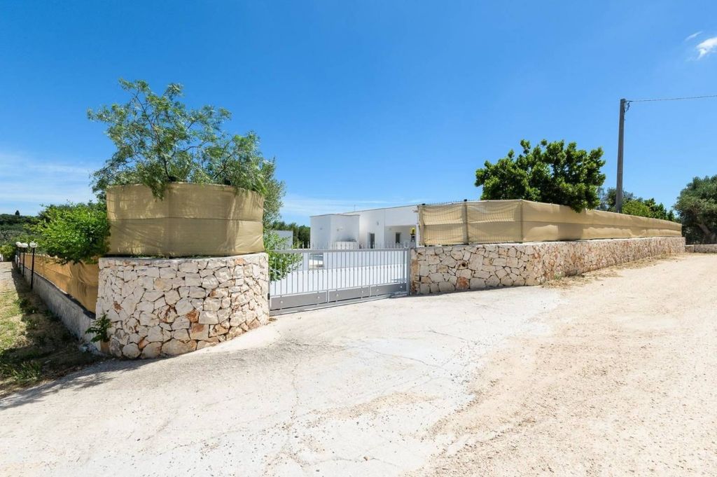 Luxury Apartment for sale in Ostuni, 950 000 €, Photo 3