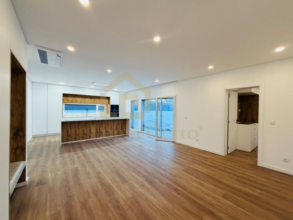 Luxury House for sale in Seixal, 460 000 €, Photo 4