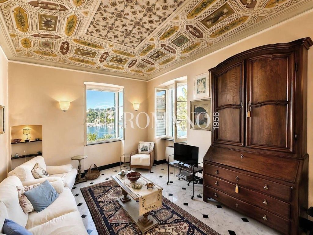 Luxury Apartment for sale in Rapallo, 1 100 000 €, Photo 1