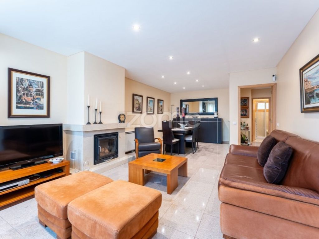 Maison de luxe à vendre à Matosinhos, 540 000 €, Photo 1