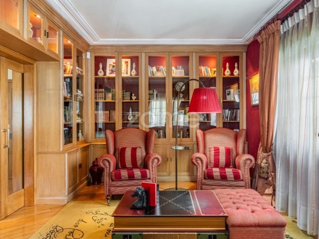 Luxury House for sale in Maia, 1 200 000 €, Photo 1