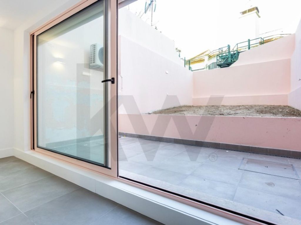 Luxury Apartment for sale in Lisbon, 700 000 €, Photo 1