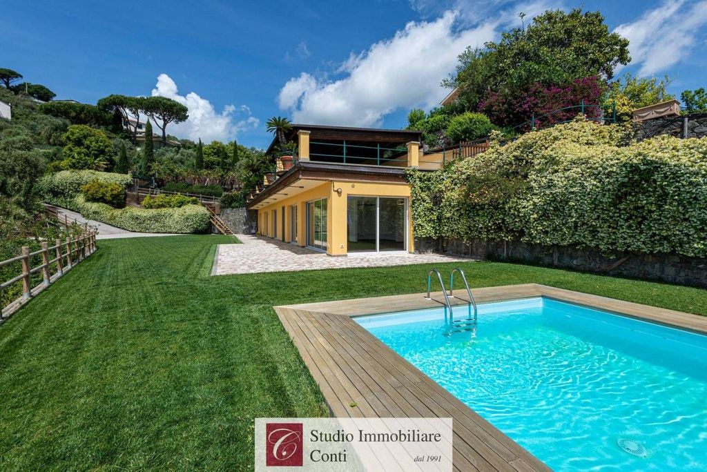 Luxury House for sale in Varazze, 1 550 000 €, Photo 1
