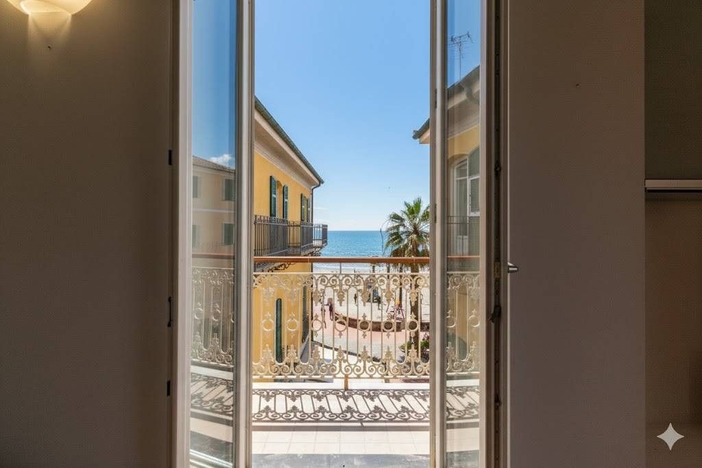 Luxury Apartment for sale in Laigueglia, 790 000 €, Photo 1