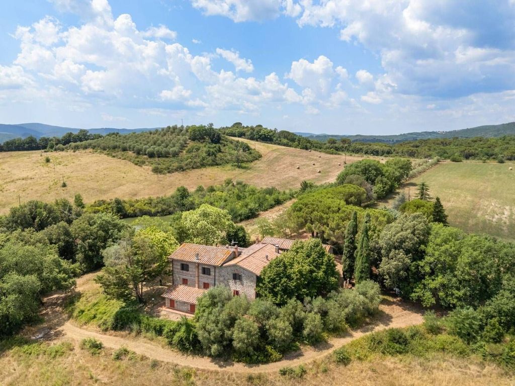 Luxury House for sale in Murlo, 1 600 000 €, Photo 1