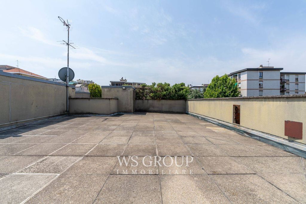 Appartement de luxe à vendre à Monza, 565 000 €, Photo 2