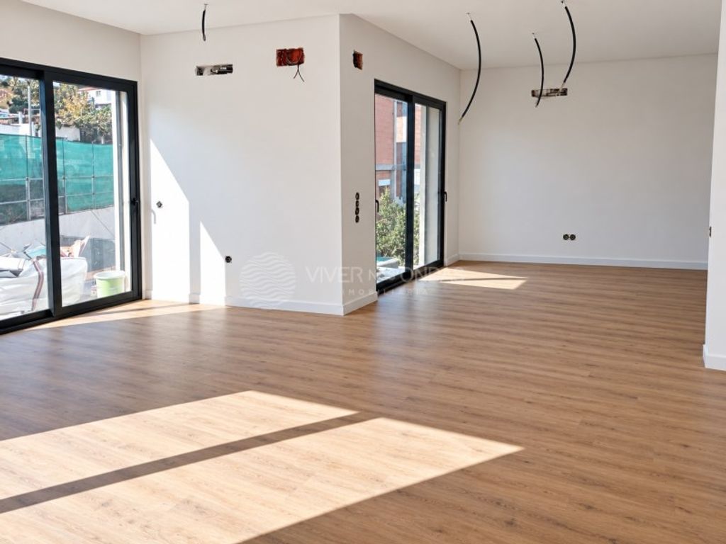 Luxury House for sale in Charneca de Caparica, 650 000 €, Photo 3