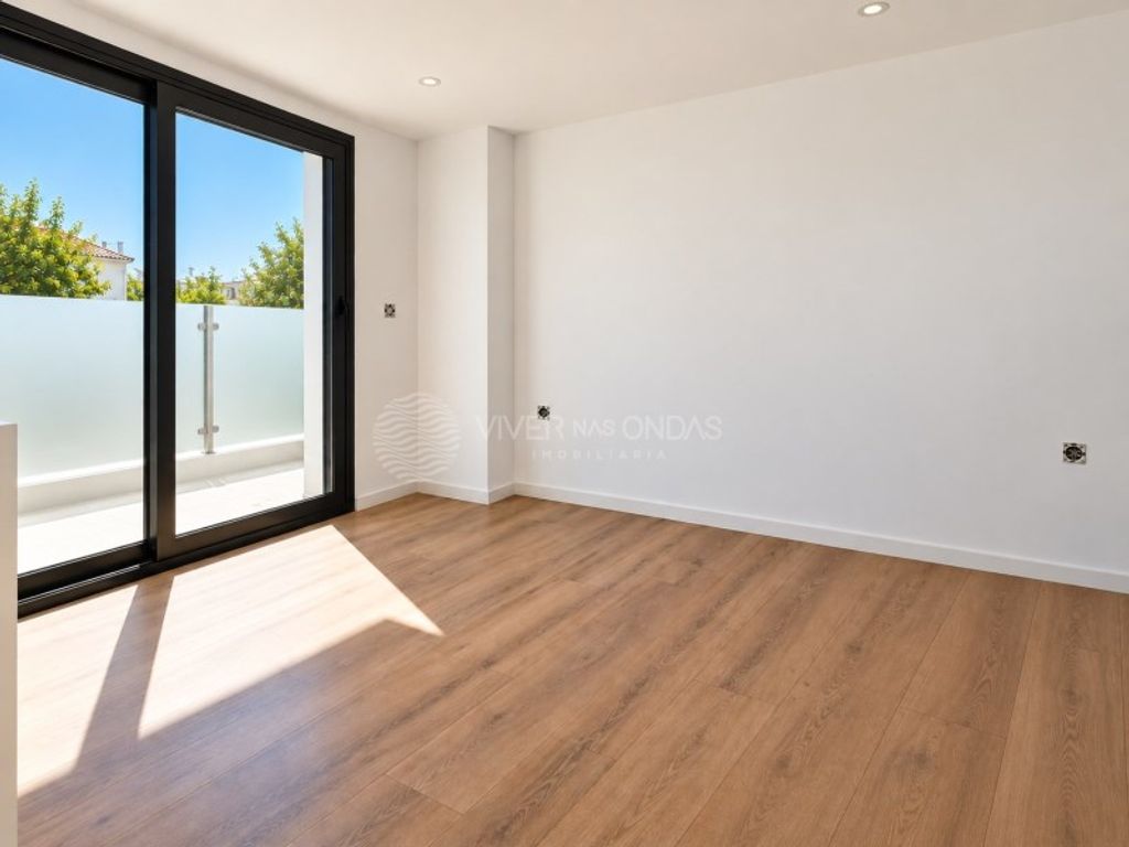 Luxury House for sale in Charneca de Caparica, 650 000 €, Photo 6