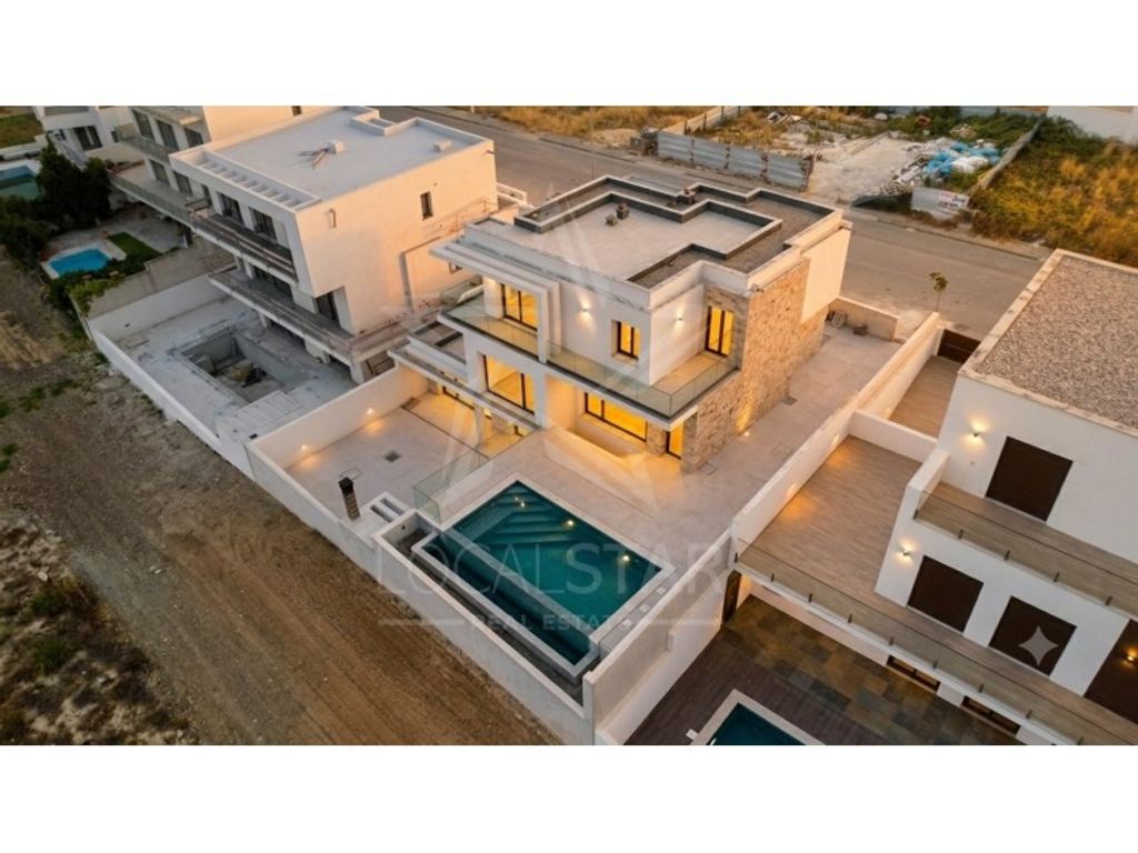 Luxury House for sale in Peniche, 895 000 €, Photo 1
