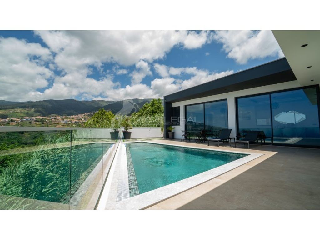 Luxury House for sale in Calheta, 1 600 000 €, Photo 1