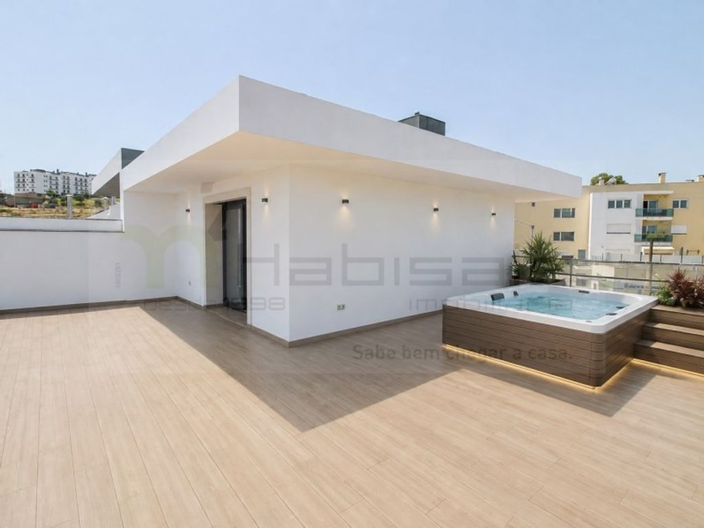 Maison de luxe à vendre à Odivelas, 850 000 €, Photo 1