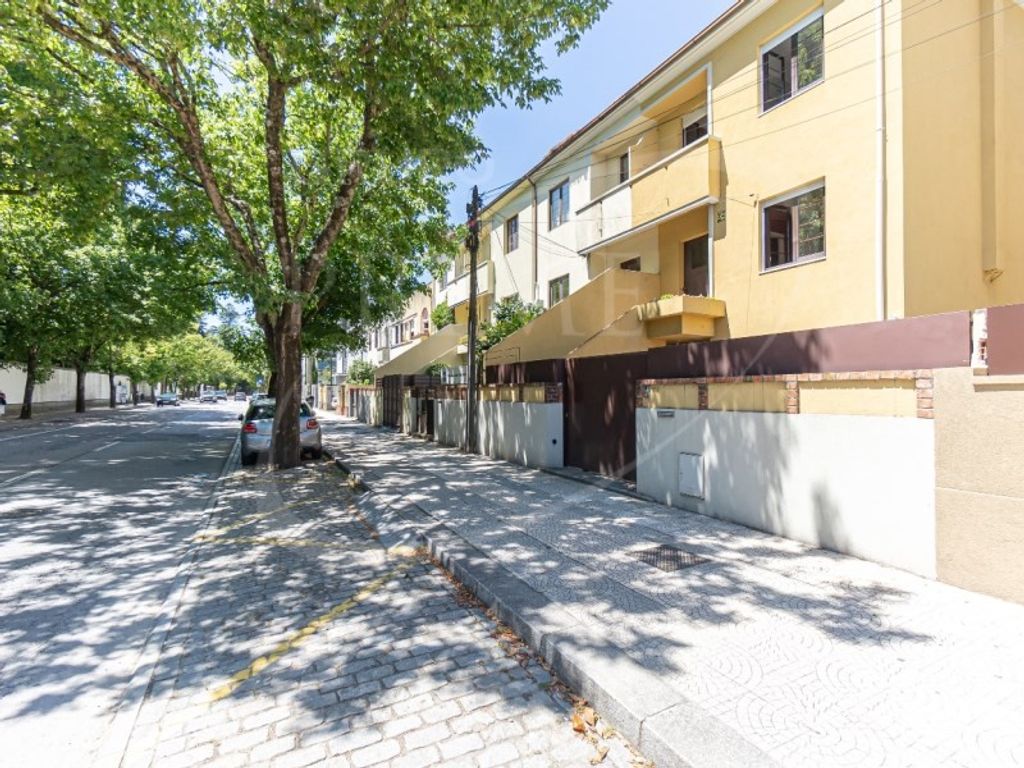 Maison de luxe à vendre à Porto, 890 000 €, Photo 1