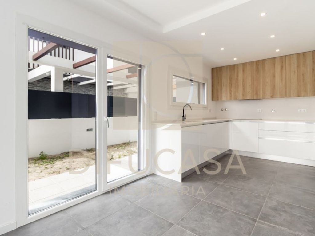 Luxury House for sale in Seixal, 435 000 €, Photo 2