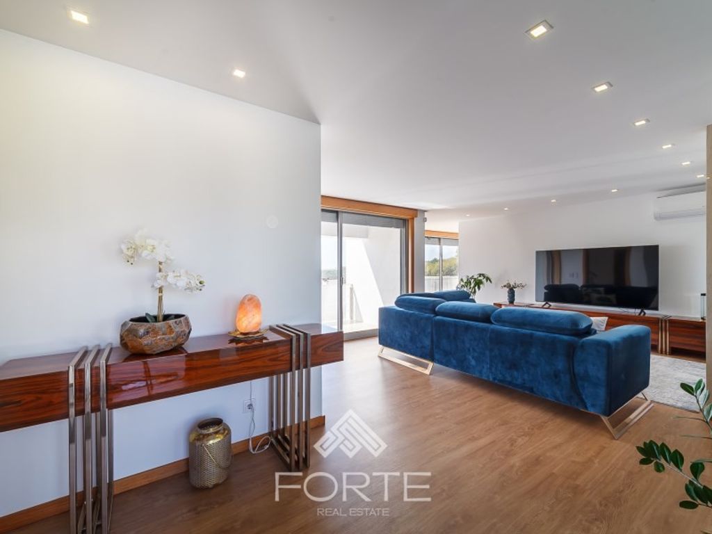 Maison de luxe à vendre à Oliveira de Azemeis, 465 000 €, Photo 2