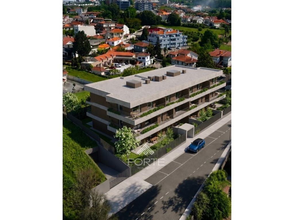 Luxury Apartment for sale in Santa Maria Da Feira, 465 000 €, Photo 2