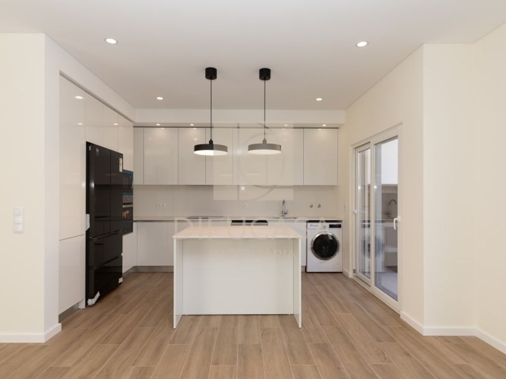 Luxury House for sale in Seixal, 525 000 €, Photo 3