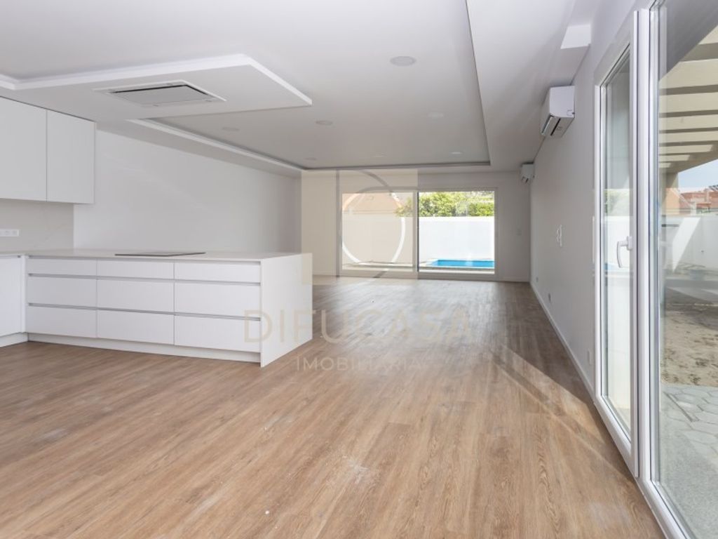 Luxury House for sale in Seixal, 595 000 €, Photo 5
