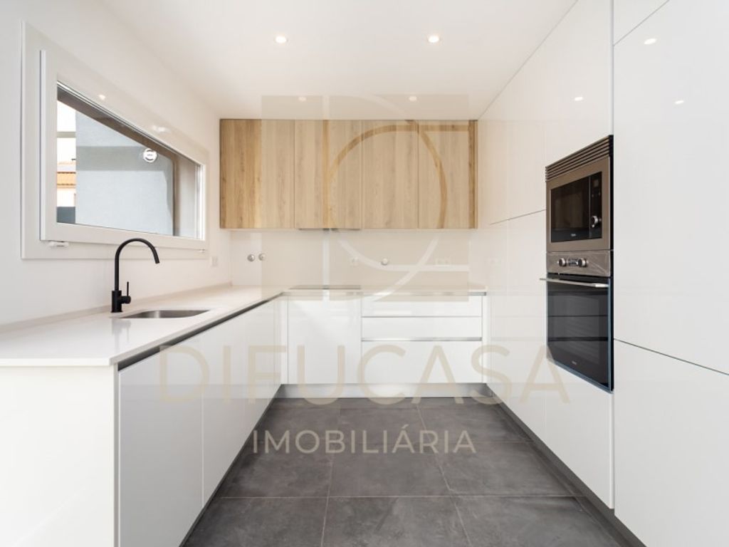 Luxury House for sale in Seixal, 435 000 €, Photo 7