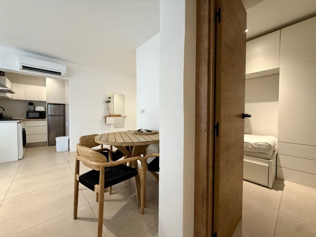 Luxury Apartment for sale in Ibiza, 450 000 €, Photo 3