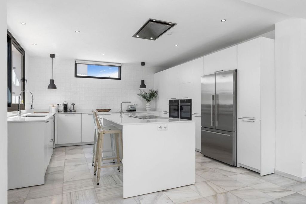 Maison de luxe à vendre à Marbella, 1 400 000 €, Photo 5