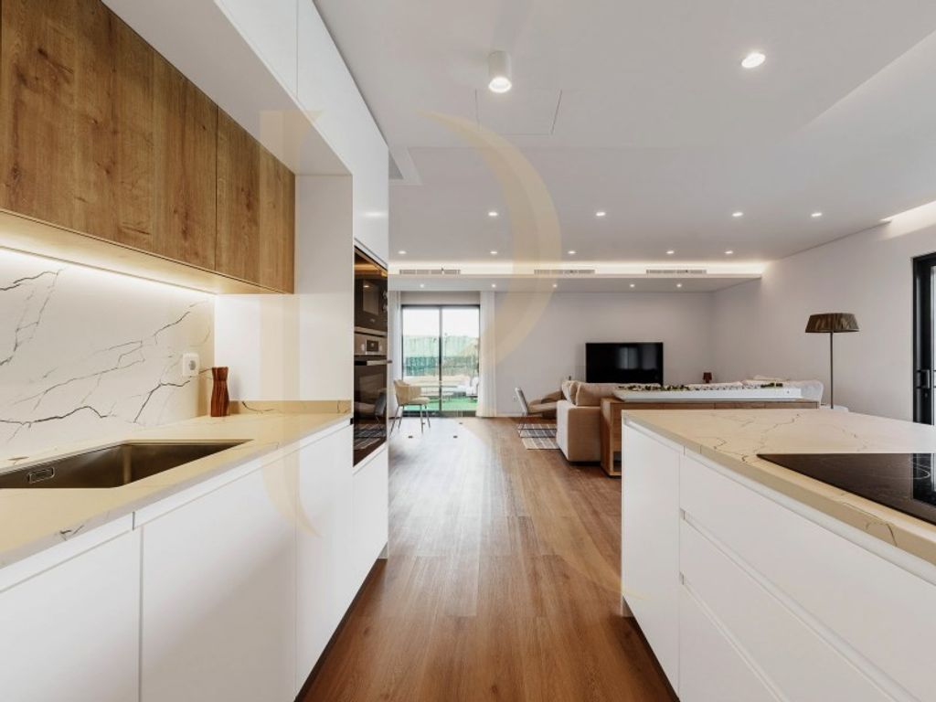 Luxury House for sale in Seixal, 775 000 €, Photo 2