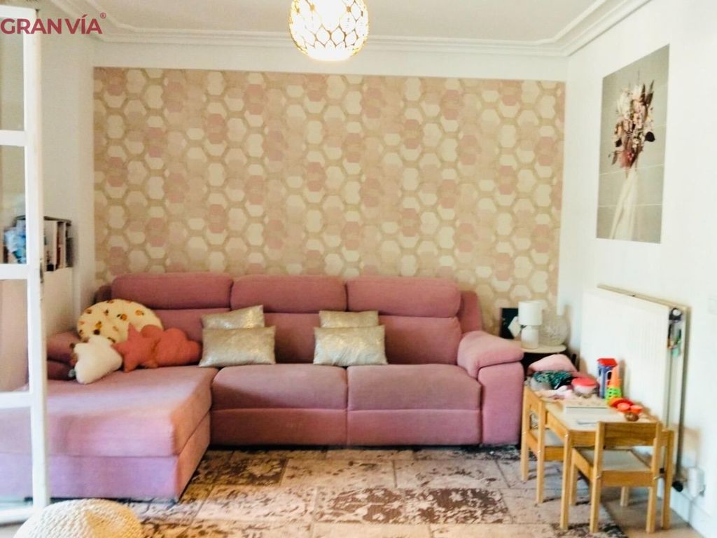 Maison de luxe à vendre à Lardero, 490 000 €, Photo 2