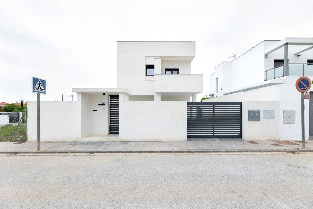 Maison de luxe à vendre à Zubia, 400 000 €, Photo 2