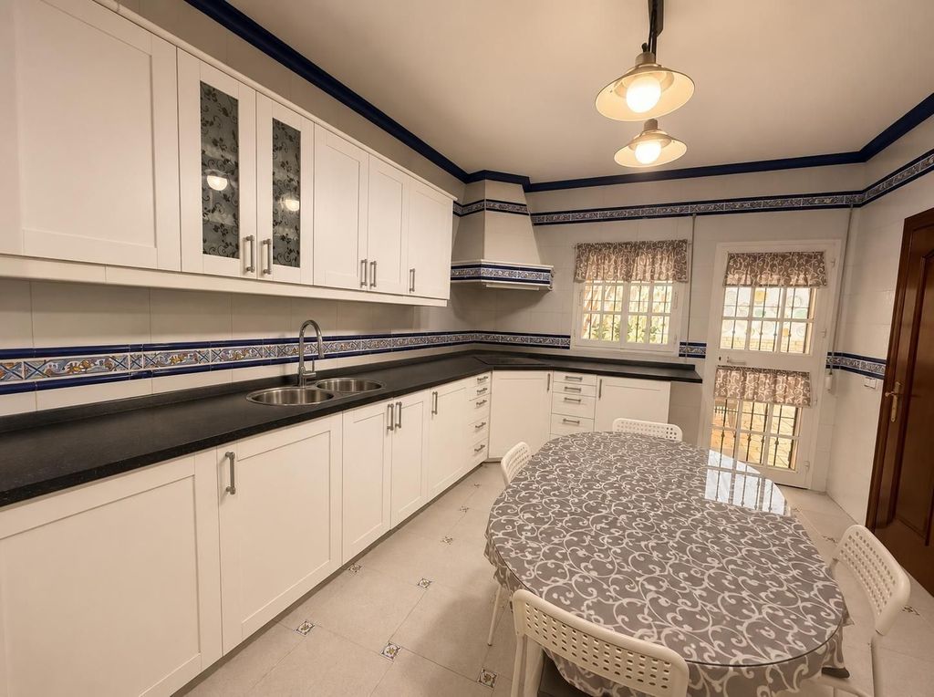 Maison de luxe à vendre à Algeciras, 530 000 €, Photo 2
