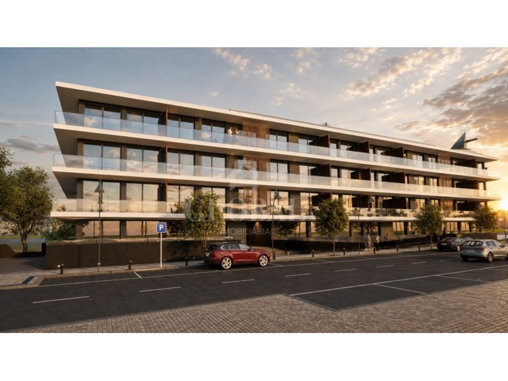 Luxury Apartment for sale in Santa Maria Da Feira, 440 000 €, Photo 2