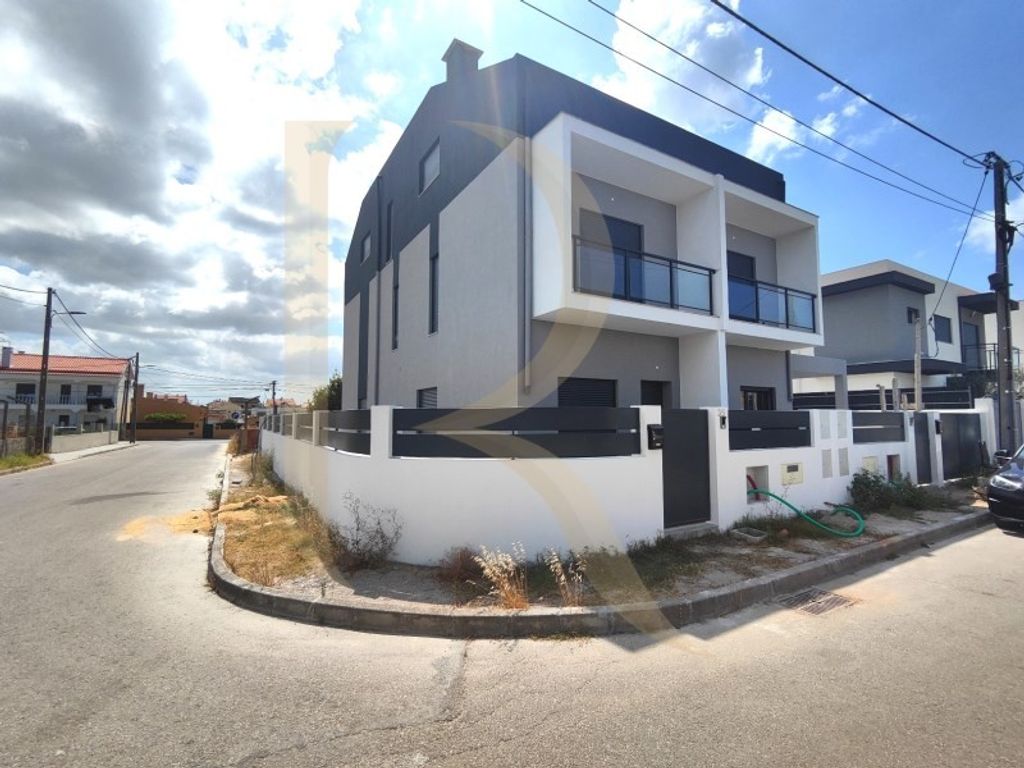 Luxury House for sale in Seixal, 480 000 €, Photo 3