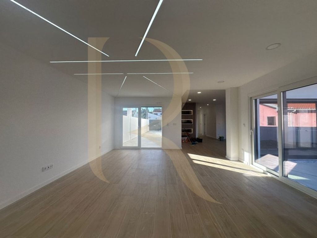 Maison de luxe à vendre à Seixal, 560 000 €, Photo 4